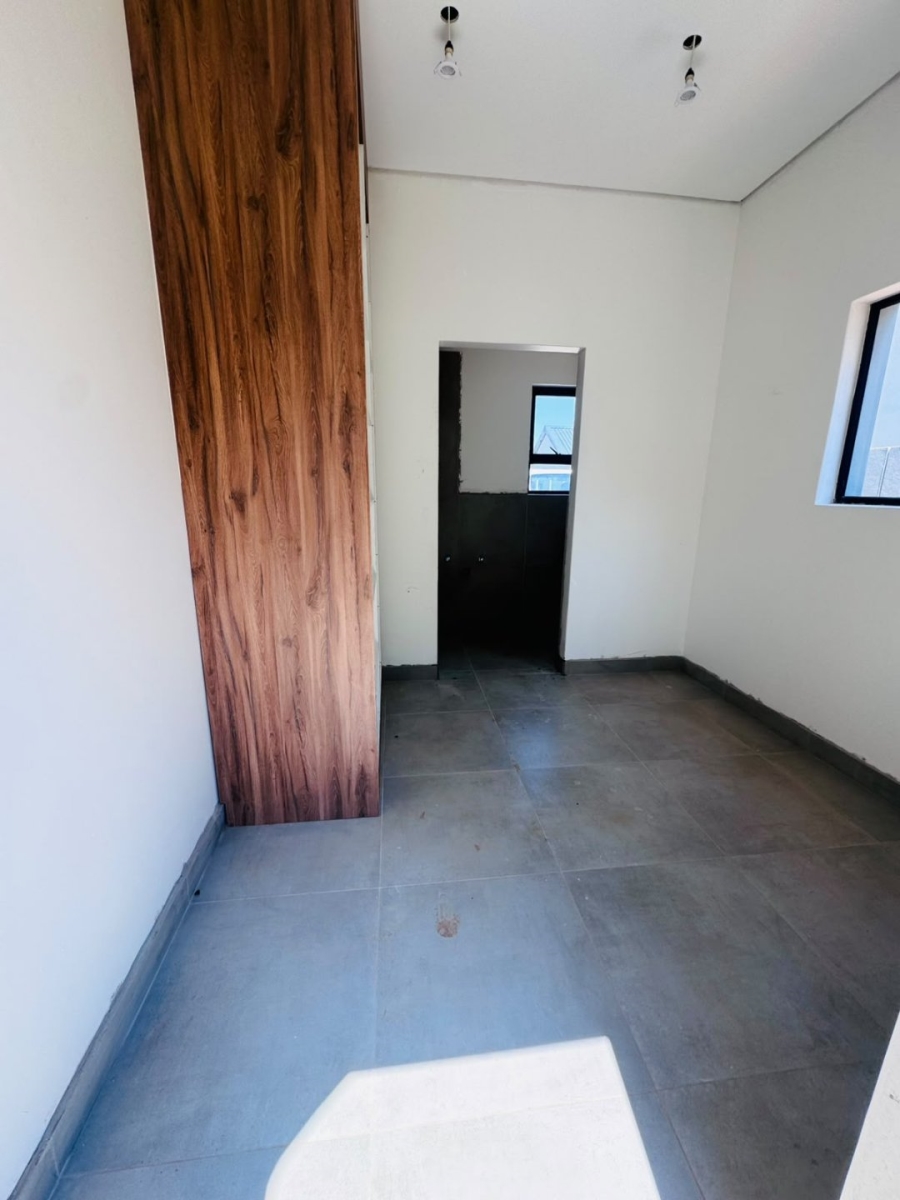To Let 4 Bedroom Property for Rent in Ifafi North West